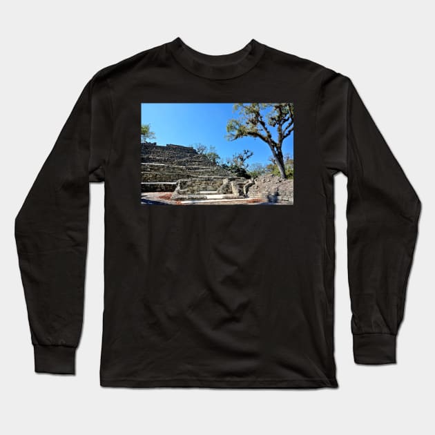 Honduras - Site archéologique de Copán Ruinas Long Sleeve T-Shirt by franck380